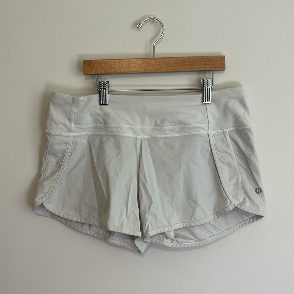 Lululemon Shorts Size 6 Light Gray